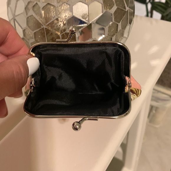 Kiss Lock Coin Purse (mini) - Picture 3 of 4
